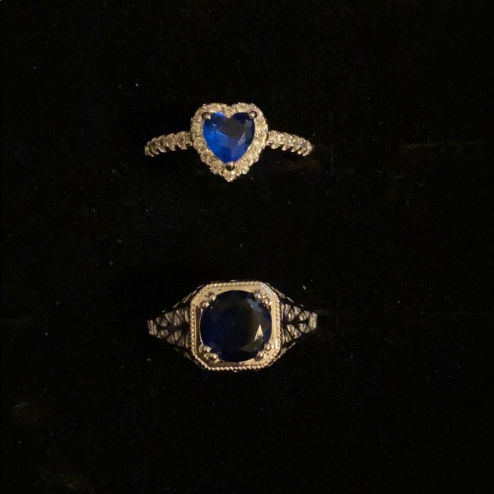 Sapphire-blue rings